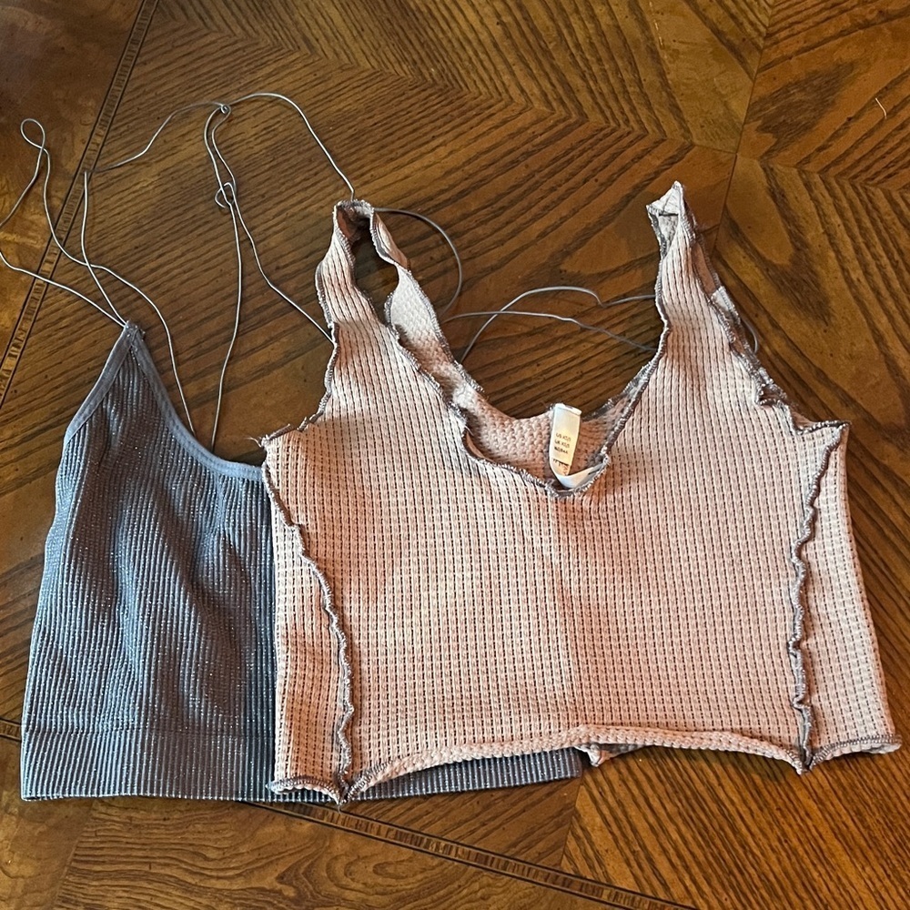 Urban Outfitters Out from under Ribbed, thermal Crop Tops, Gray and blush Sz S